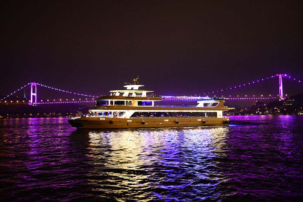 BOSPHORUS DINNER CRUISE